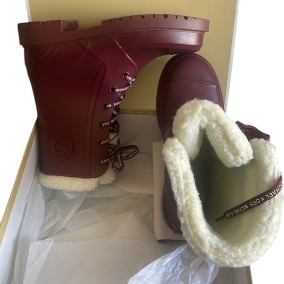 Women’s Michael Kors Boots - Picture 2 of 6